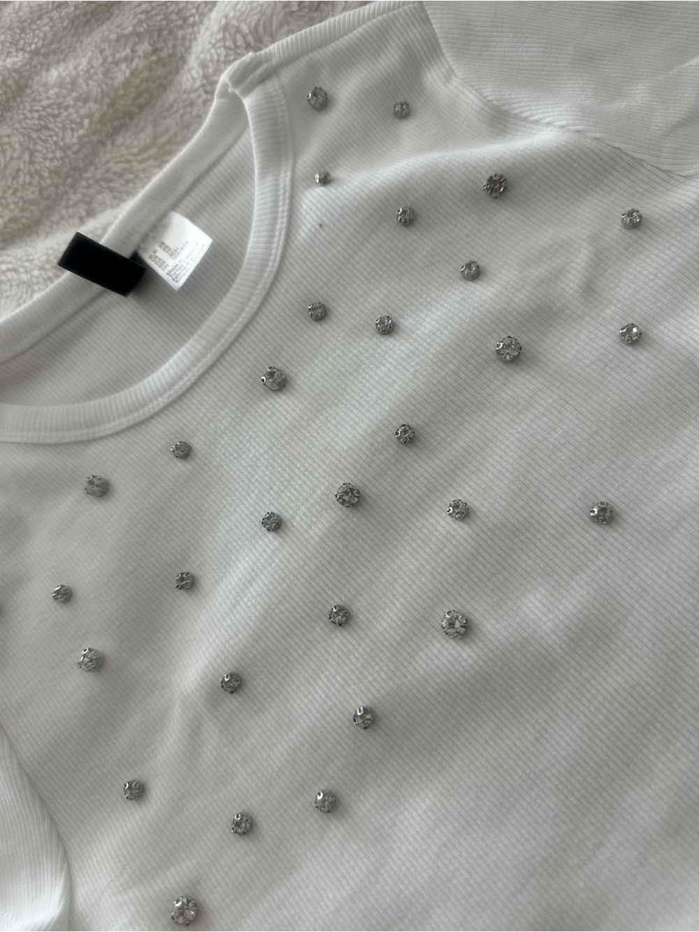 H&M White Short-Sleeve Rhinestone Accent Ribbed Cropped Tee - Picture 2 of 4